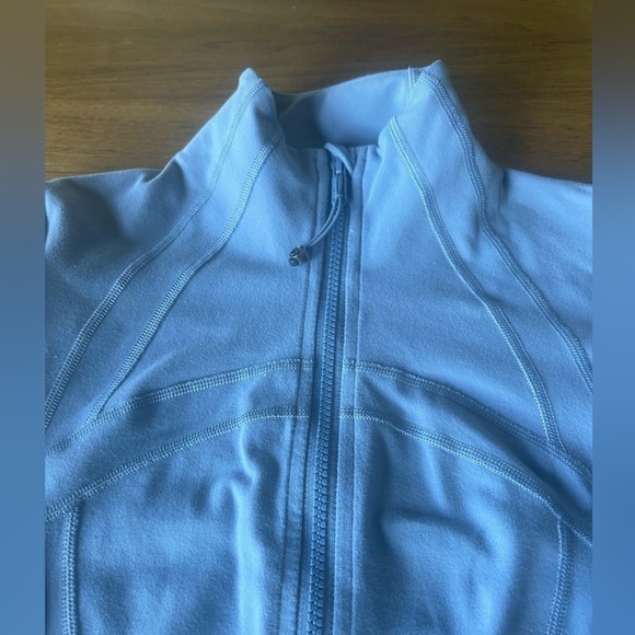 Lululemon blue define jacket in Water Drop, size 6 - Picture 6 of 10
